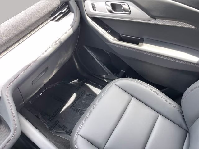2026 Star White Metallic Tri-Coat Ford Explorer Active RWD SUV