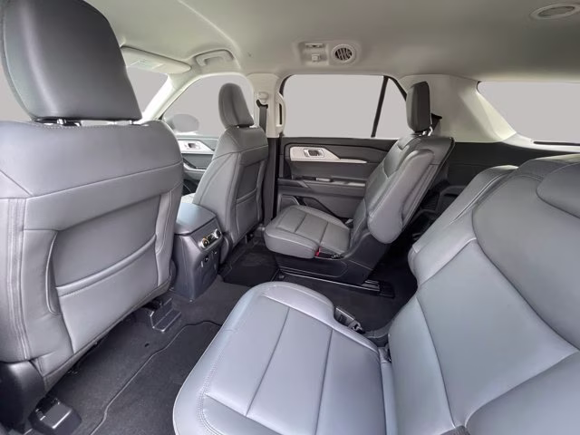 2026 Star White Metallic Tri-Coat Ford Explorer Active RWD SUV
