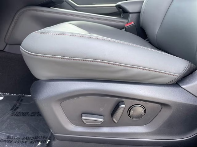 2026 Star White Metallic Tri-Coat Ford Explorer Active RWD SUV