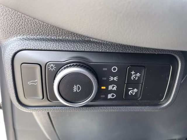 2026 Star White Metallic Tri-Coat Ford Explorer Active RWD SUV