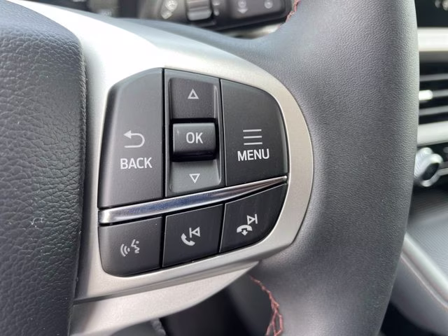 2026 Star White Metallic Tri-Coat Ford Explorer Active RWD SUV