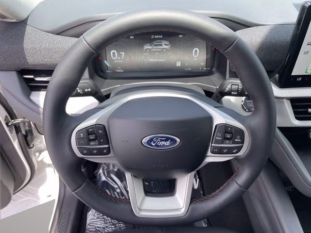 2026 Star White Metallic Tri-Coat Ford Explorer Active RWD SUV