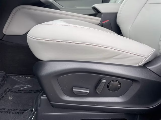 2026 Star White Metallic Tri-Coat Ford Explorer Active RWD SUV