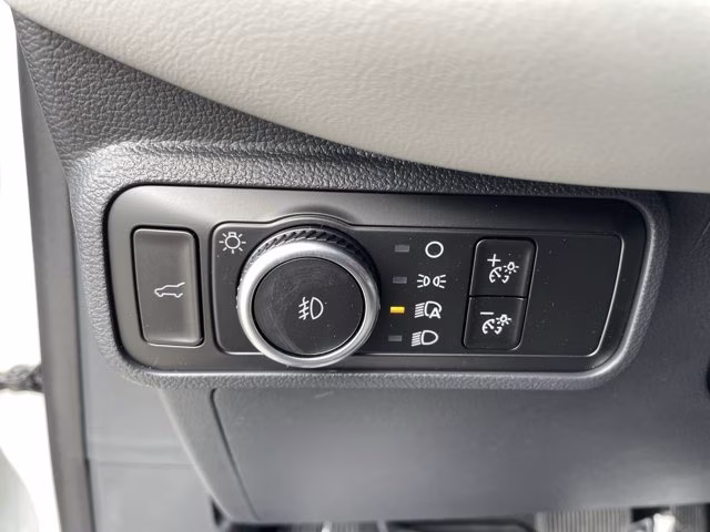 2026 Star White Metallic Tri-Coat Ford Explorer Active RWD SUV