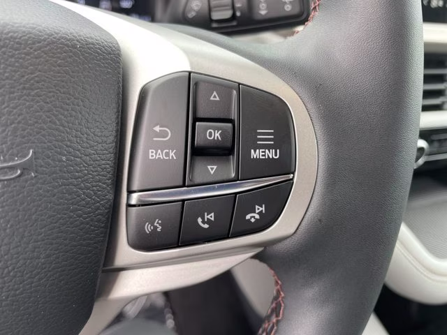 2026 Star White Metallic Tri-Coat Ford Explorer Active RWD SUV