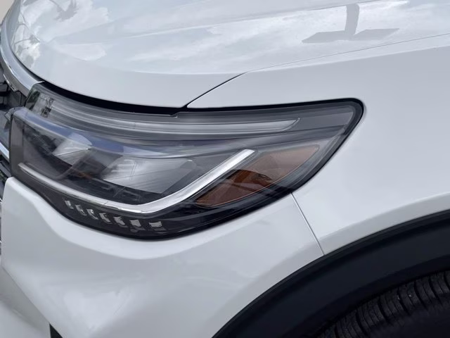 2026 Star White Metallic Tri-Coat Ford Explorer Active RWD SUV