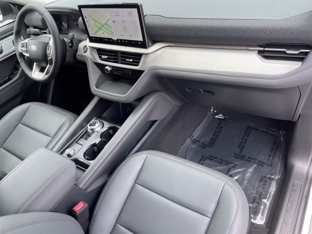 2026 Star White Metallic Tri-Coat Ford Explorer Active RWD SUV