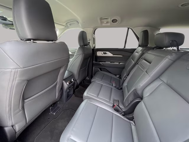 2026 Star White Metallic Tri-Coat Ford Explorer Active RWD SUV