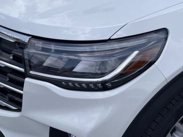 2026 Star White Metallic Tri-Coat Ford Explorer Active RWD SUV