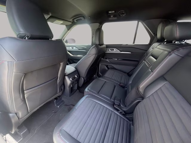 2026 Star White Metallic Tri-Coat Ford Explorer ST-Line RWD SUV