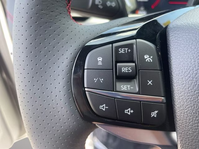 2026 Star White Metallic Tri-Coat Ford Explorer ST-Line RWD SUV