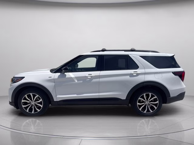 2026 Star White Metallic Tri-Coat Ford Explorer ST-Line RWD SUV
