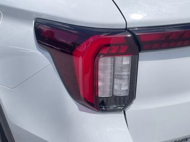 2026 Star White Metallic Tri-Coat Ford Explorer ST-Line RWD SUV