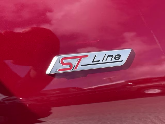 2026 Rapid Red Metallic Tinted Clearcoat Ford Explorer ST-Line RWD SUV