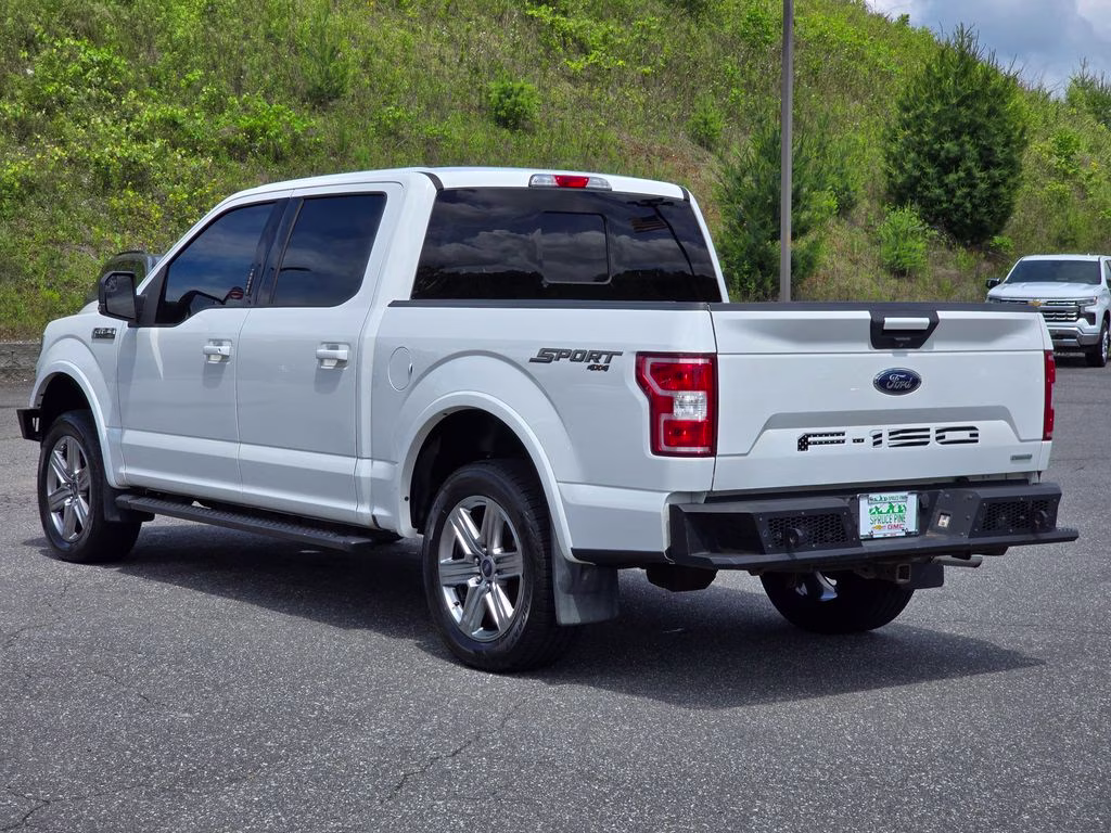 2018 Oxford White Ford F-150 XLT 4X4 Truck