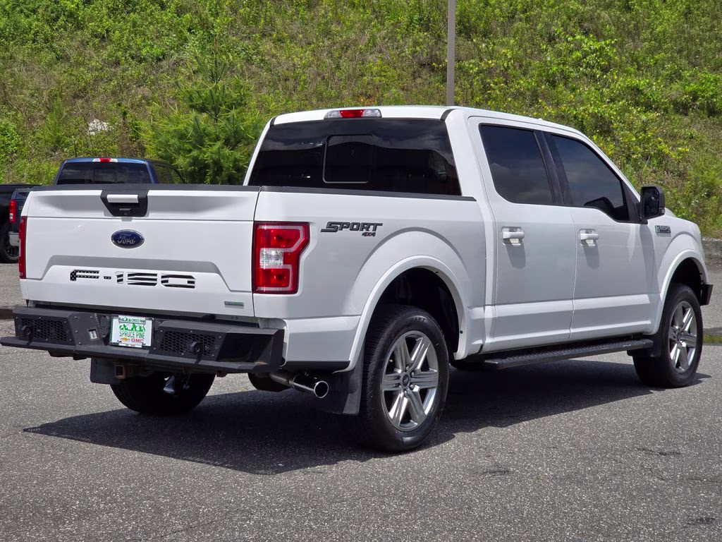 2018 Oxford White Ford F-150 XLT 4X4 Truck