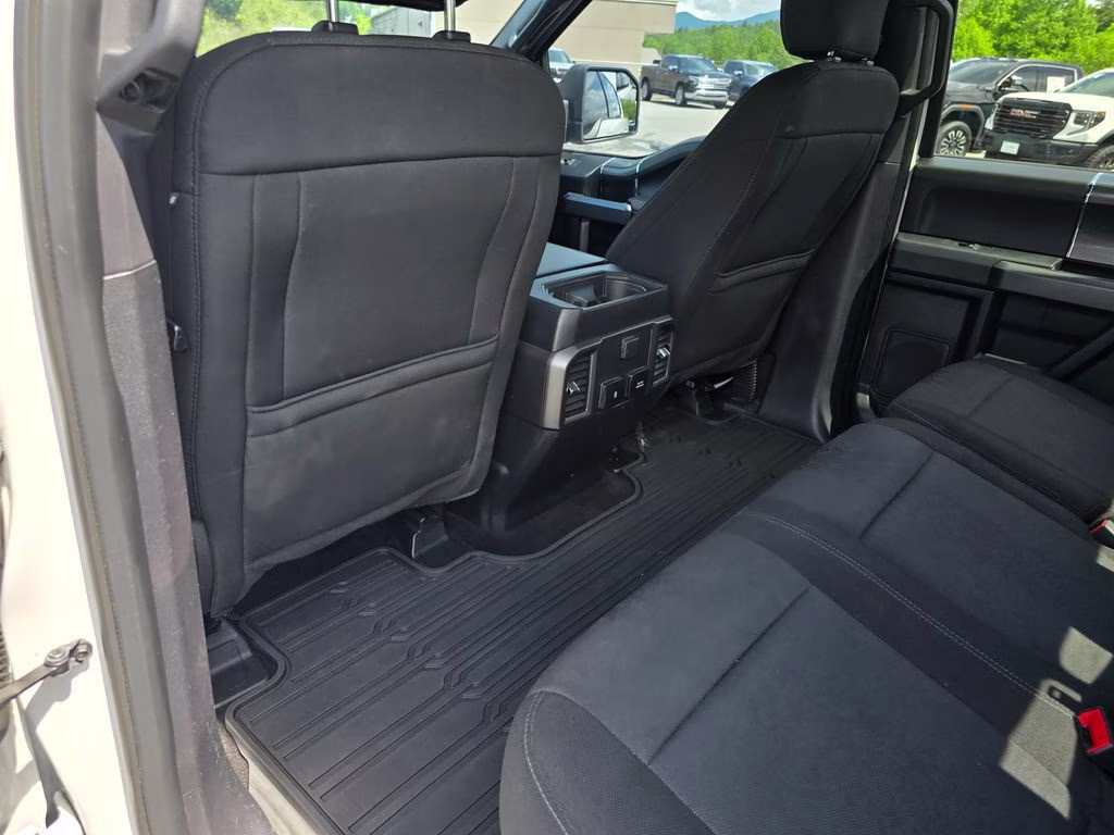 2018 Oxford White Ford F-150 XLT 4X4 Truck