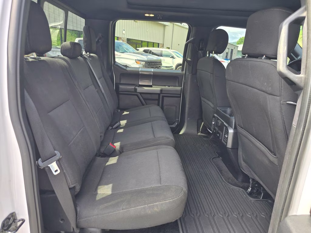 2018 Oxford White Ford F-150 XLT 4X4 Truck