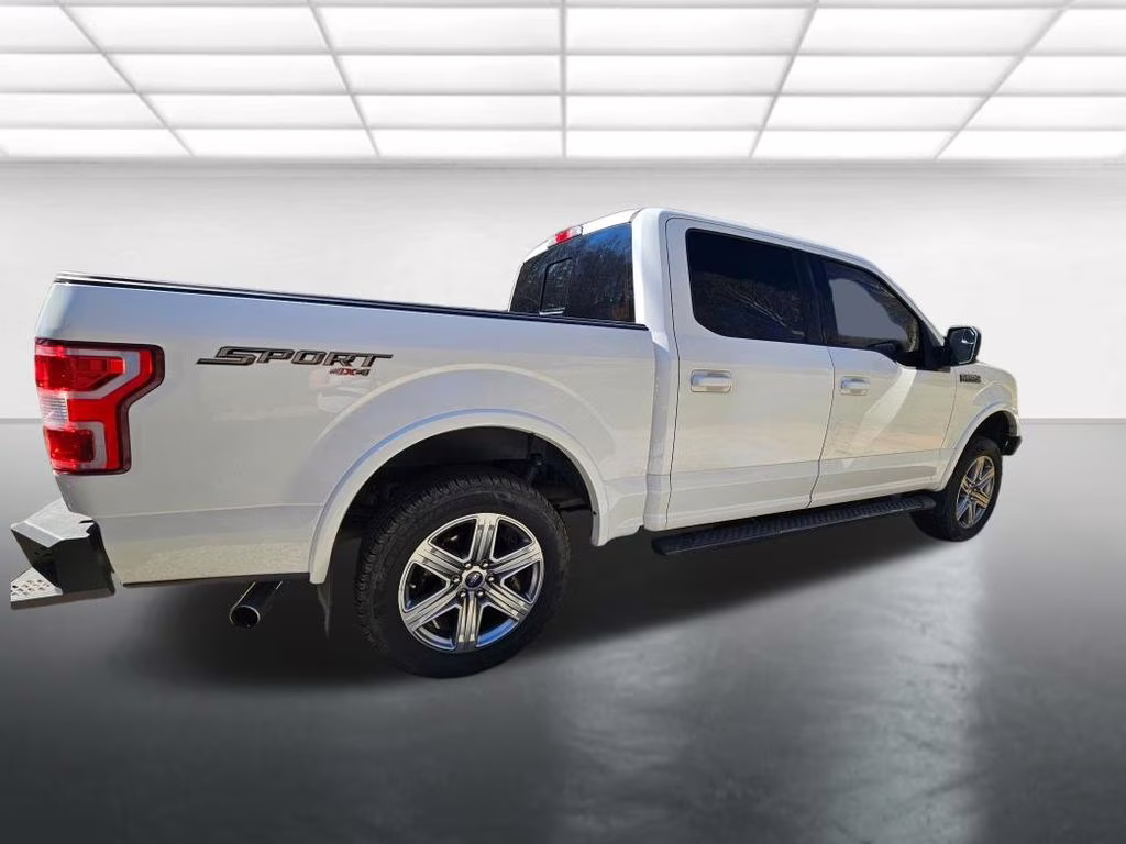 2018 Oxford White Ford F-150 XLT 4X4 Truck