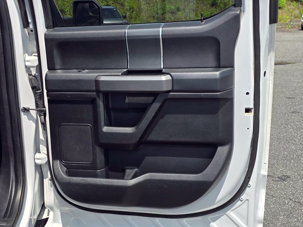 2018 Oxford White Ford F-150 XLT 4X4 Truck