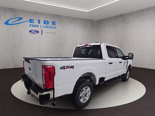 2026 Oxford White Ford Super Duty F-250 SRW XLT 4X4 Truck
