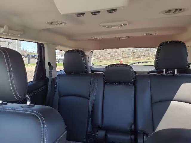 2014 Bright Silver Clearcoat Metallic Dodge Journey SXT AWD SUV