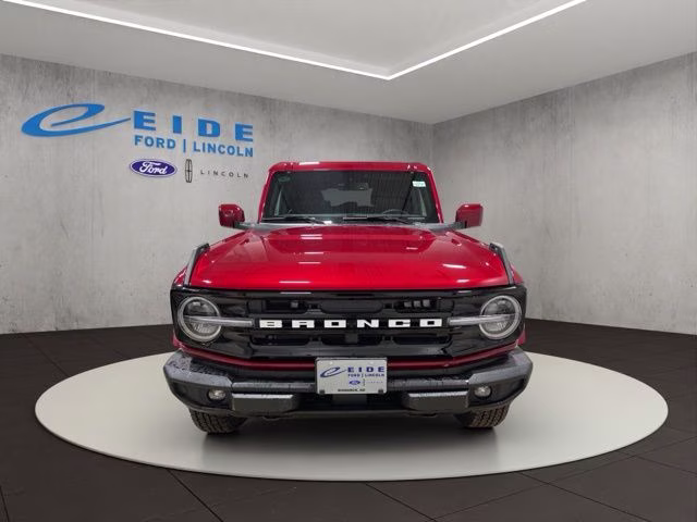 2026 Ruby Red Metallic Tinted Clearcoat Ford Bronco Outer Banks 4X4 SUV