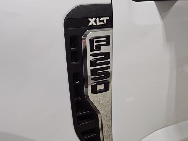 2026 Oxford White Ford Super Duty F-250 SRW XLT 4X4 Truck
