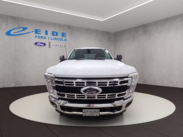 2026 Oxford White Ford Super Duty F-250 SRW XLT 4X4 Truck