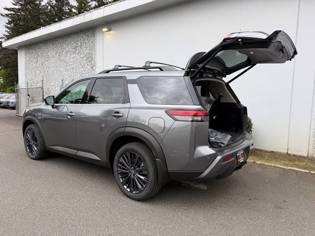 2026 Gun Metallic Nissan Pathfinder SL 4X4 SUV