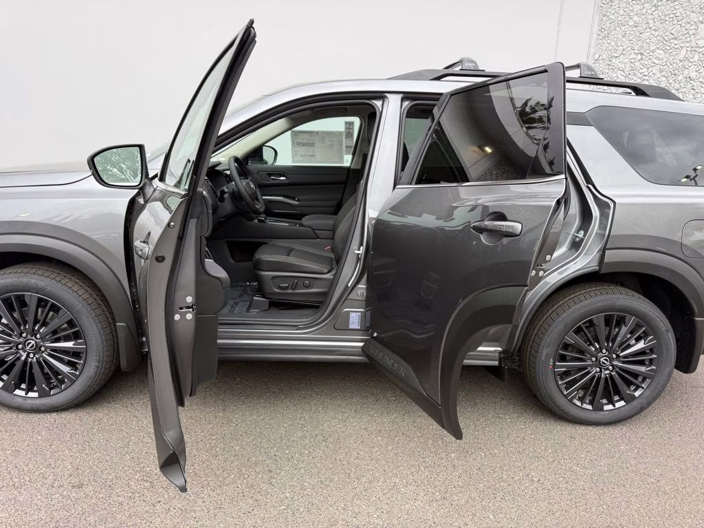 2026 Gun Metallic Nissan Pathfinder SL 4X4 SUV