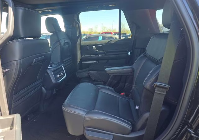 2025 Black Metallic Ford Expedition Platinum 4X4 SUV