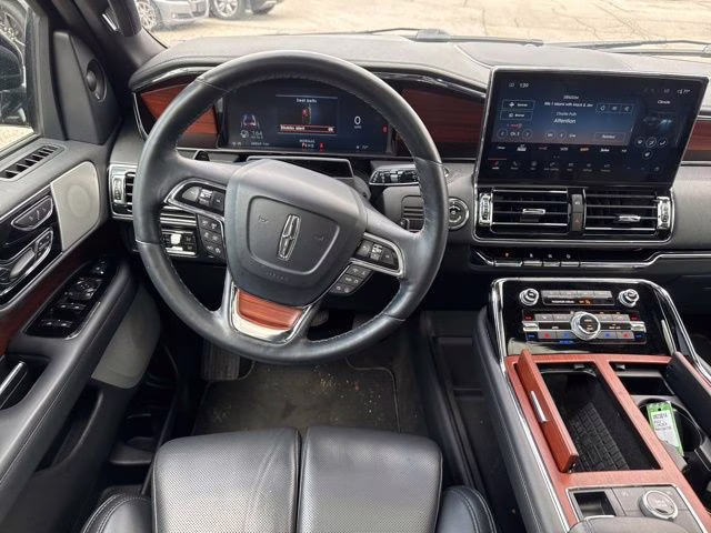 2022 Infinite Black Metallic Clearcoat Lincoln Navigator Reserve 4X4 SUV