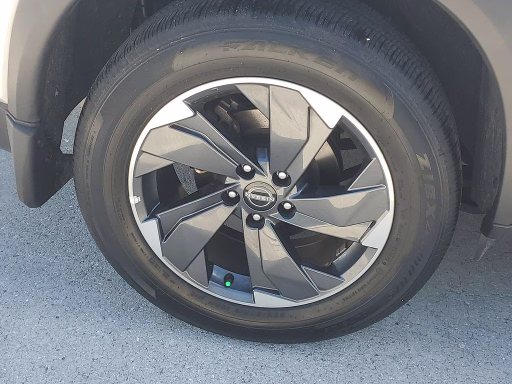 2024 Brilliant Silver Metallic Nissan Rogue SV FWD SUV
