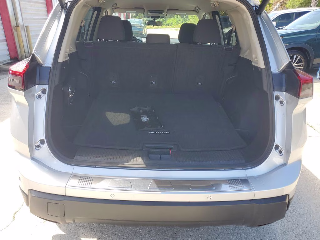 2024 Brilliant Silver Metallic Nissan Rogue SV FWD SUV