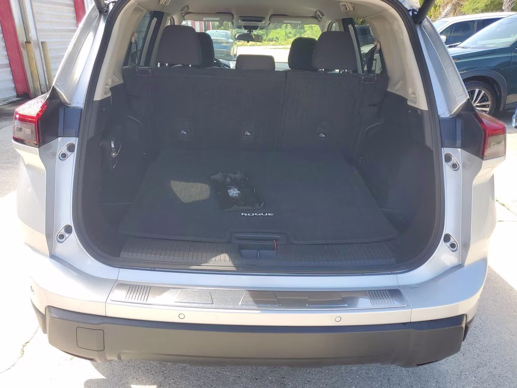 2024 Brilliant Silver Metallic Nissan Rogue SV FWD SUV