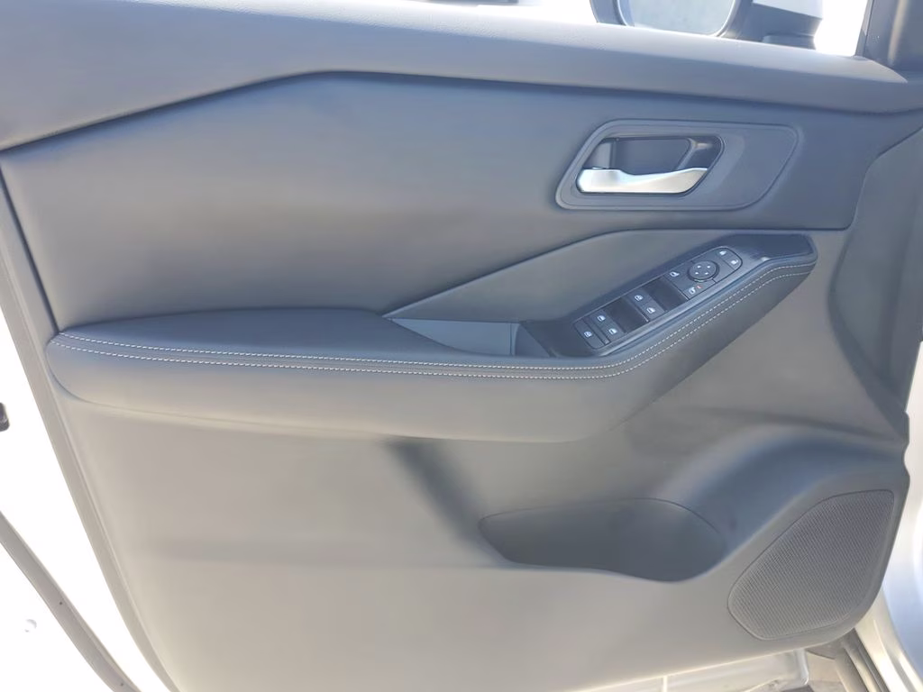 2024 Brilliant Silver Metallic Nissan Rogue SV FWD SUV