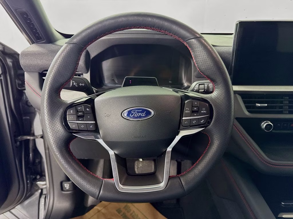 2025 Gray Metallic Ford Explorer ST-Line 4X4 SUV