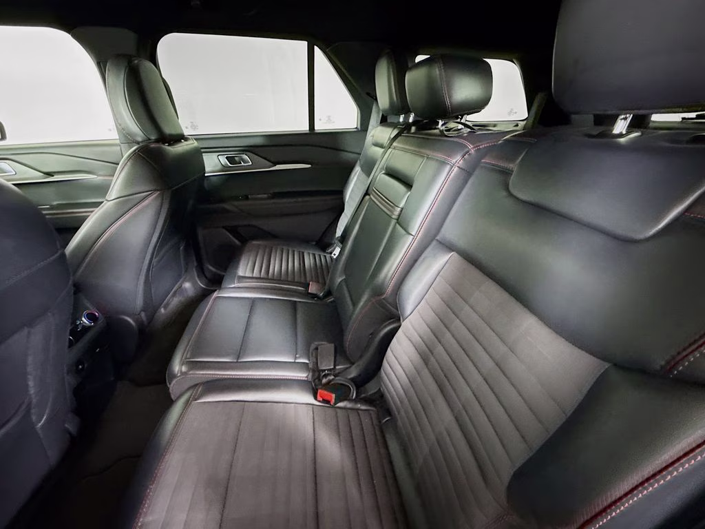2025 Gray Metallic Ford Explorer ST-Line 4X4 SUV