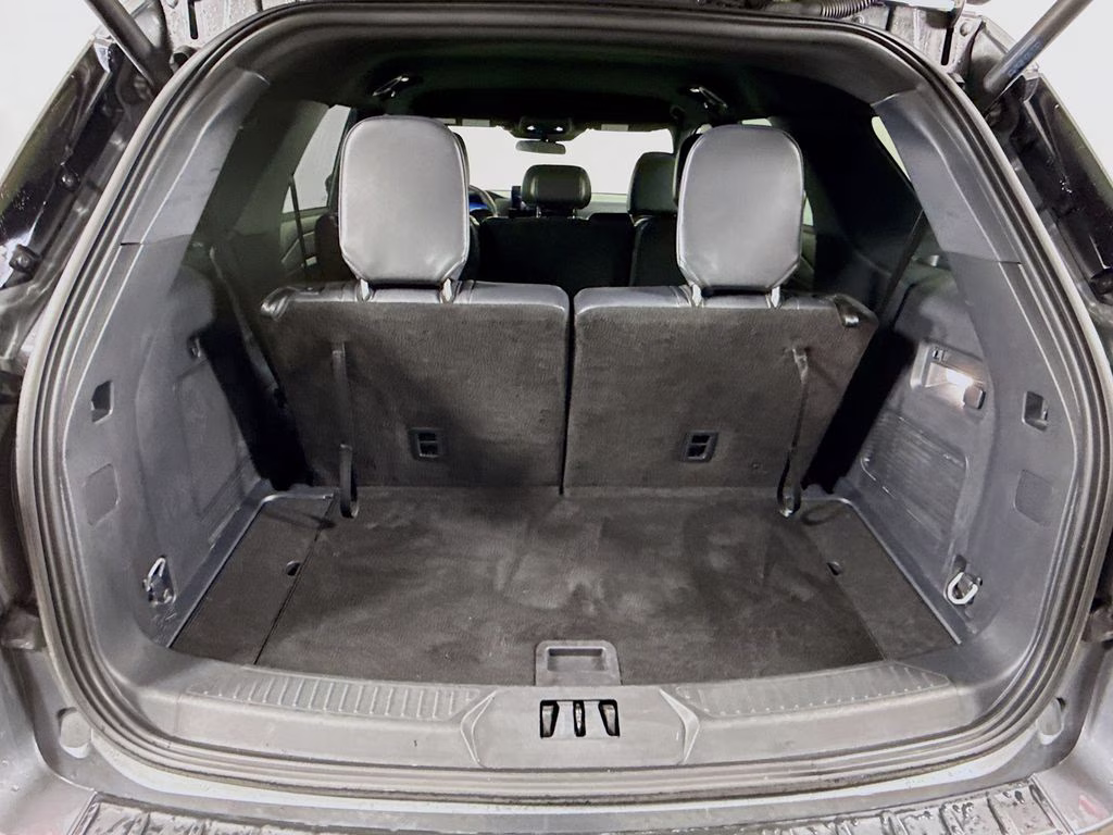 2025 Gray Metallic Ford Explorer ST-Line 4X4 SUV