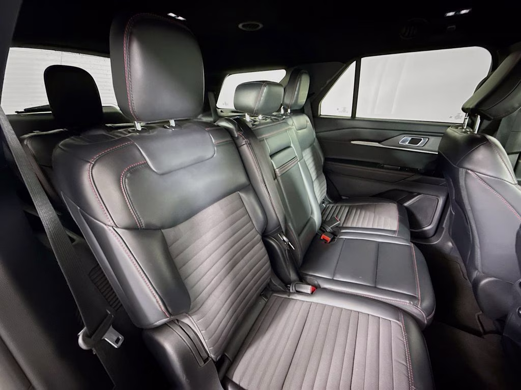 2025 Gray Metallic Ford Explorer ST-Line 4X4 SUV