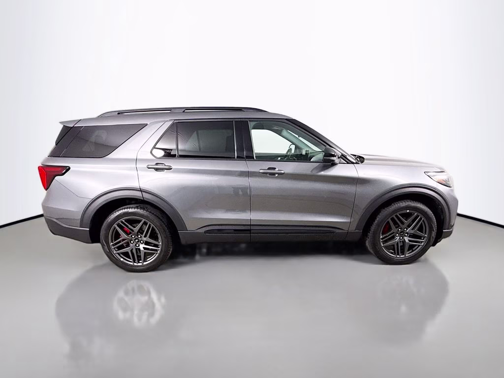 2025 Gray Metallic Ford Explorer ST-Line 4X4 SUV