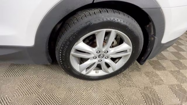 2014 Frost White Pearl Hyundai Santa Fe Sport 2.0T FWD SUV