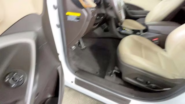 2014 Frost White Pearl Hyundai Santa Fe Sport 2.0T FWD SUV