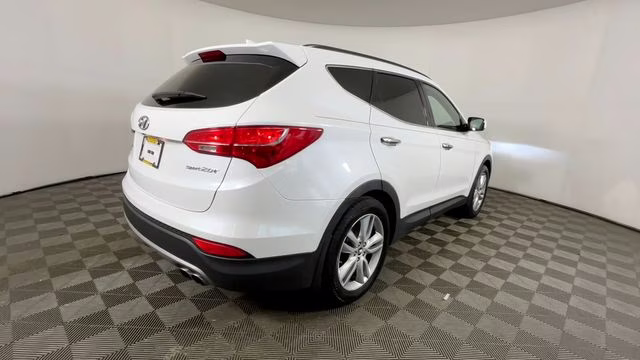 2014 Frost White Pearl Hyundai Santa Fe Sport 2.0T FWD SUV