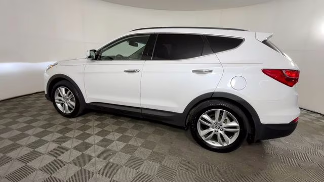 2014 Frost White Pearl Hyundai Santa Fe Sport 2.0T FWD SUV