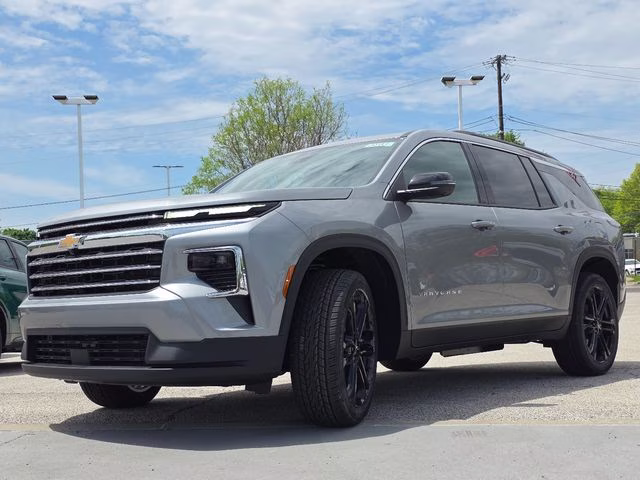 2026 Sterling Gray Metallic Chevrolet Traverse LT FWD SUV