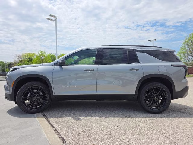 2026 Sterling Gray Metallic Chevrolet Traverse LT FWD SUV