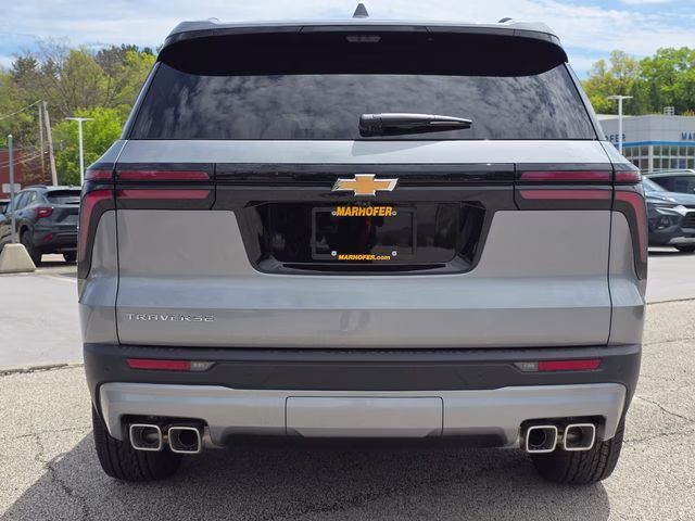 2026 Sterling Gray Metallic Chevrolet Traverse LT FWD SUV