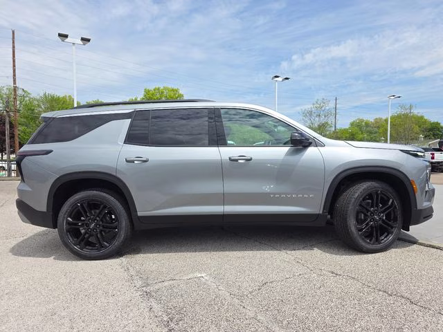 2026 Sterling Gray Metallic Chevrolet Traverse LT FWD SUV